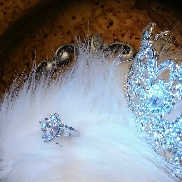 ♦️HP! '2.5CT MARQUIS DIAM/2CT TRILLIONS RING♦️8 - Picture 3 of 6